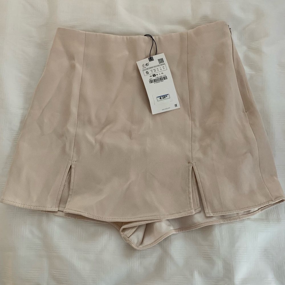 Zara new with tag skort